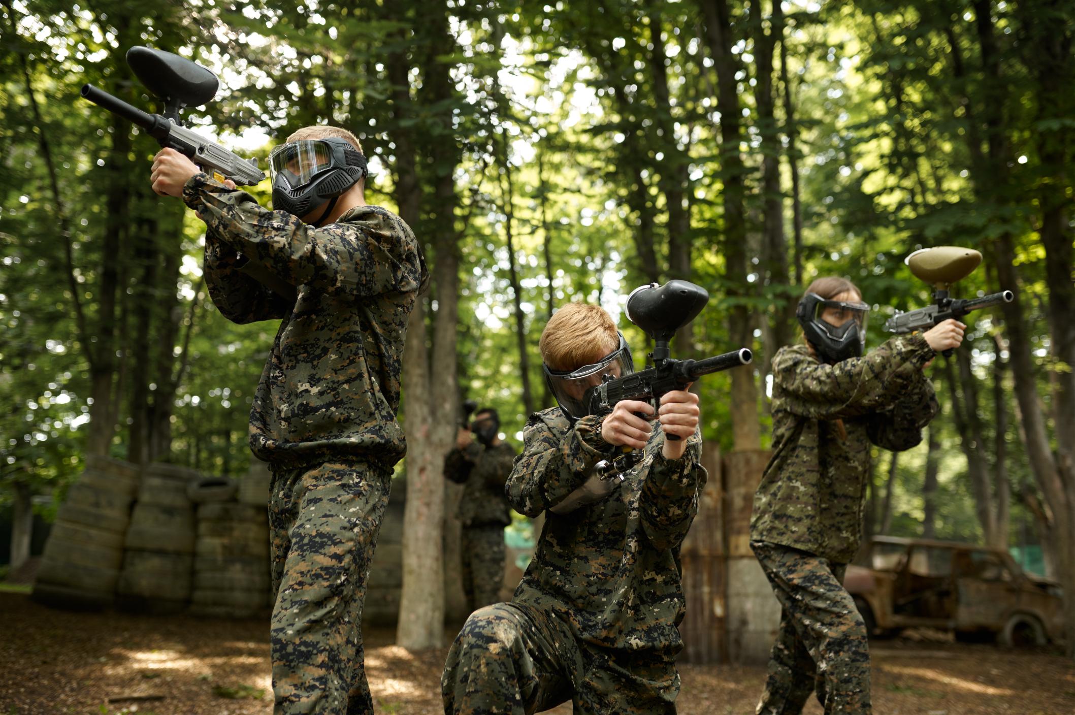 soldiers-in-camouflage-and-masks-playing-paintball-2021-09-04-04-07-48-utc