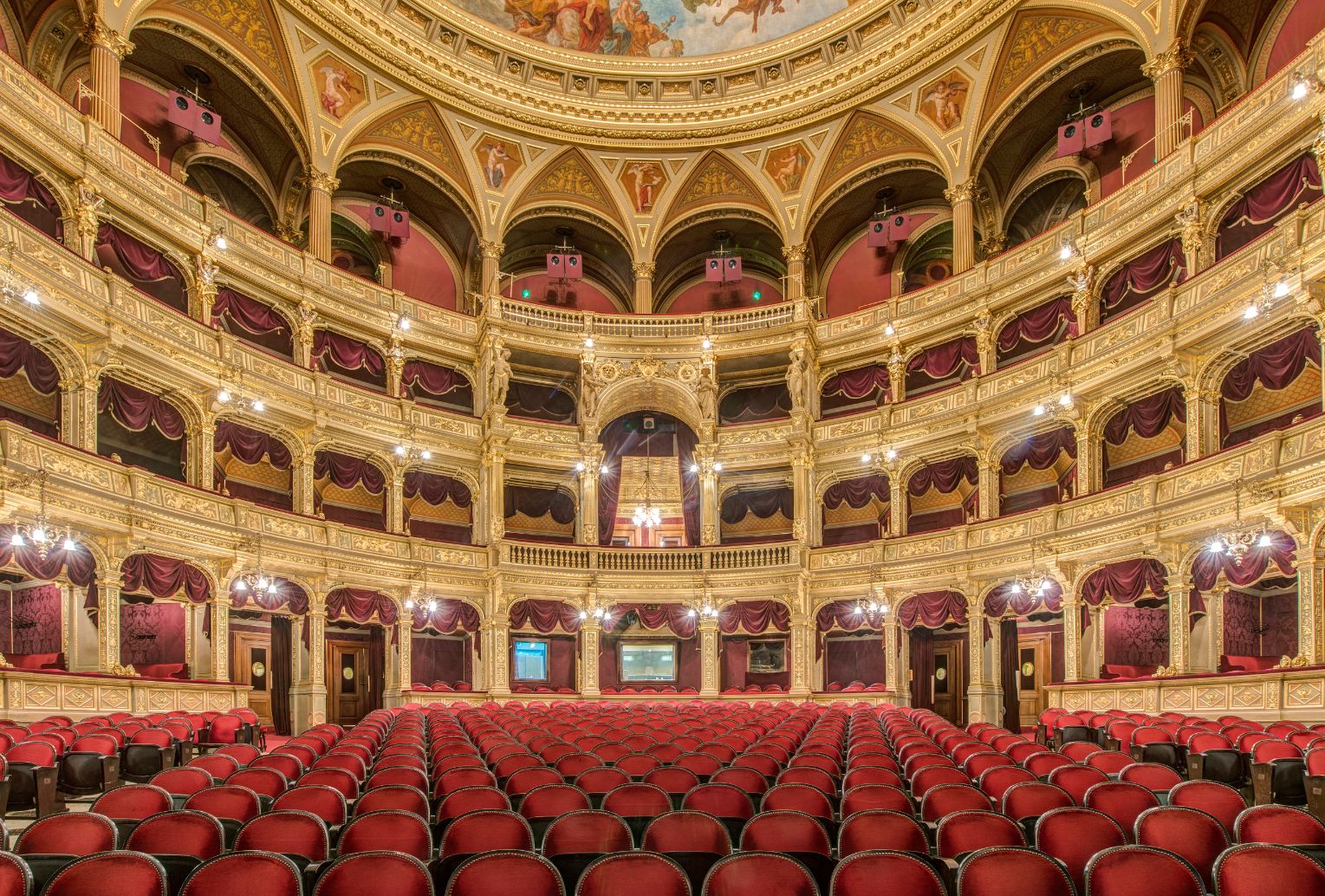 54774-interior-of-hungarian-state-opera-house-bud-2022-03-04-02-38-55-utc